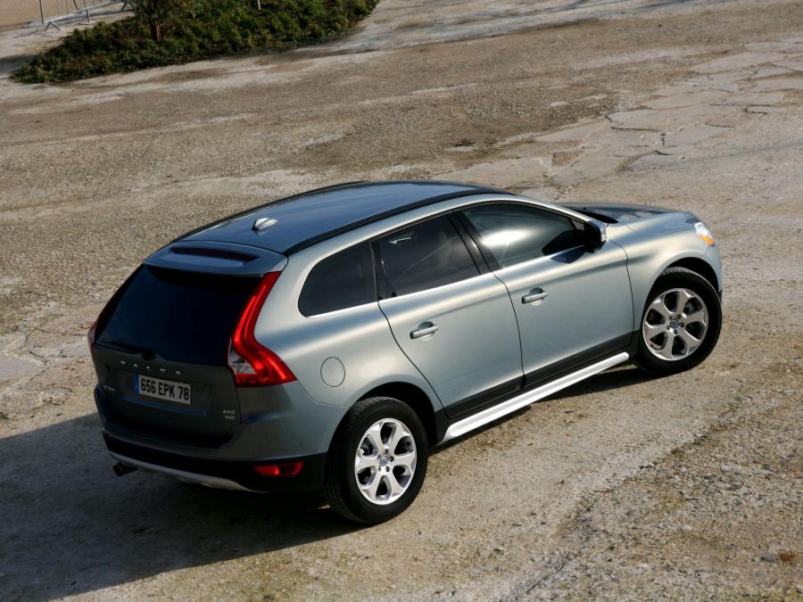  Volvo XC60 2.4D 2008 года  (фото 8 из 15)